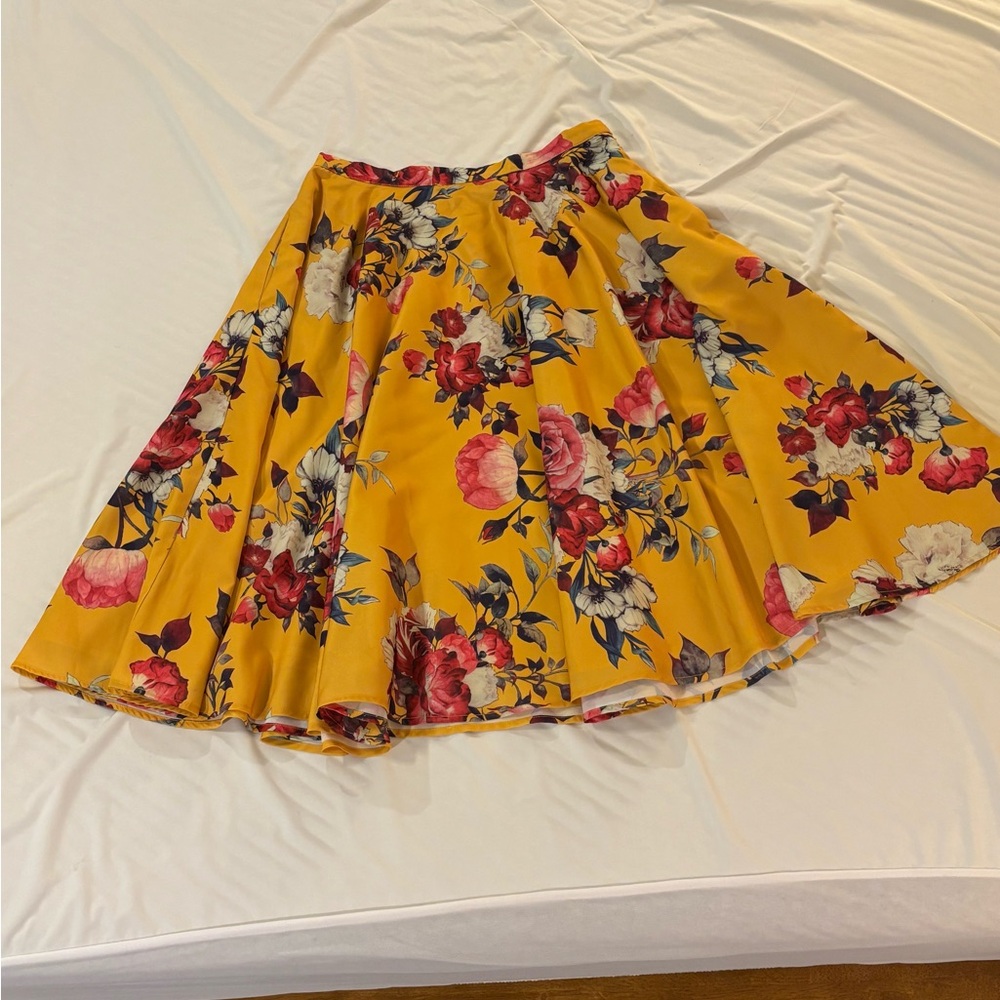 Myrtlewood by ModCloth Lined Floral A-Line Skirt with Pockets